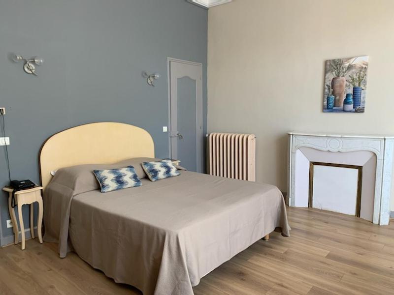 מלון Saint-Rémy-de-Provence Le Castelet Des Alpilles מראה חיצוני תמונה