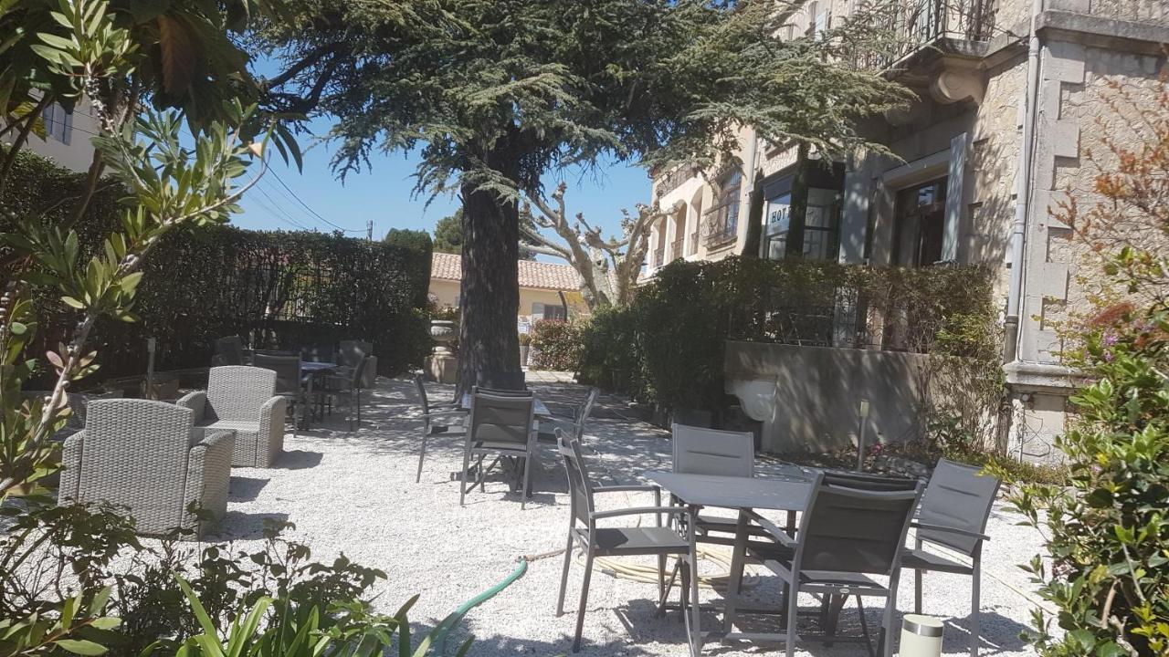 מלון Saint-Rémy-de-Provence Le Castelet Des Alpilles מראה חיצוני תמונה