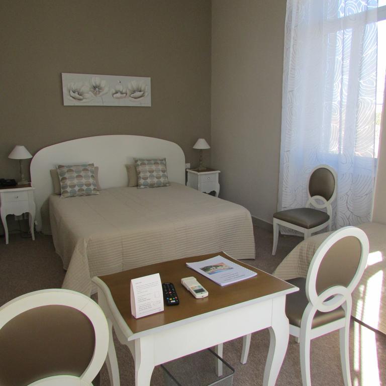 מלון Saint-Rémy-de-Provence Le Castelet Des Alpilles חדר תמונה