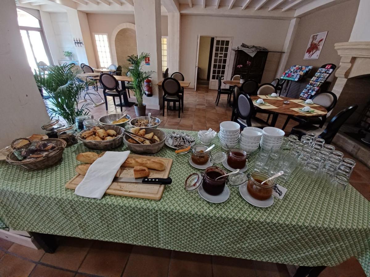 מלון Saint-Rémy-de-Provence Le Castelet Des Alpilles מראה חיצוני תמונה