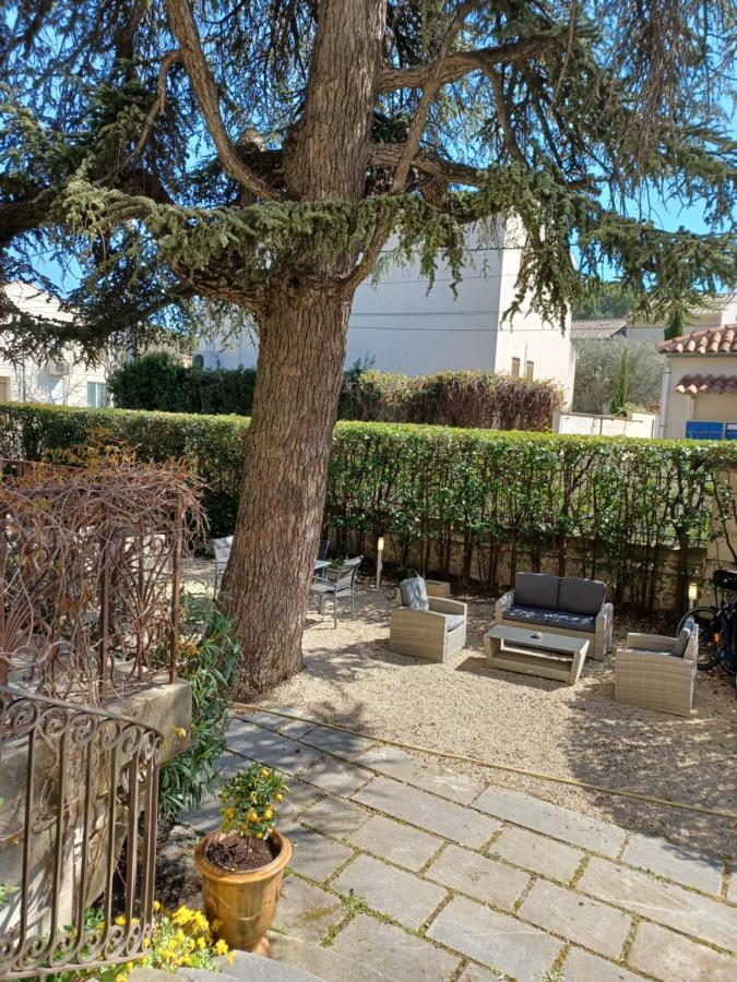 מלון Saint-Rémy-de-Provence Le Castelet Des Alpilles מראה חיצוני תמונה