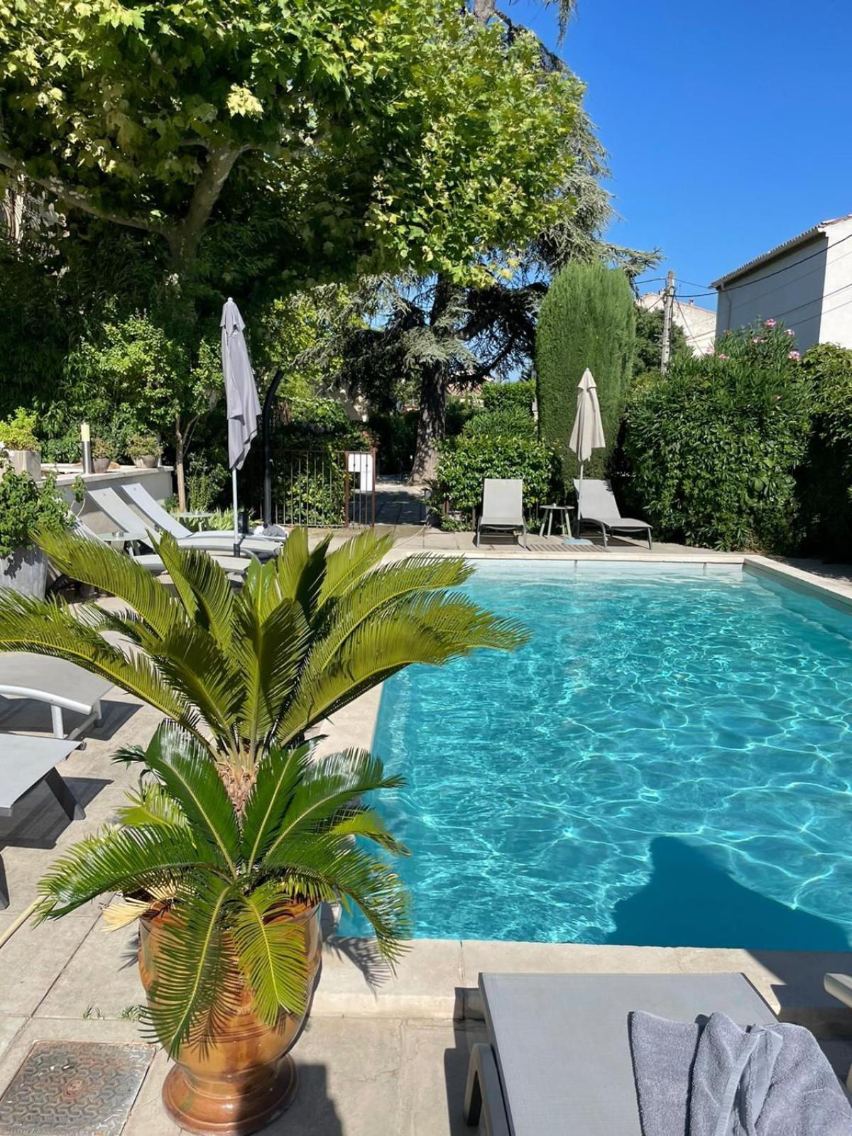 מלון Saint-Rémy-de-Provence Le Castelet Des Alpilles מראה חיצוני תמונה